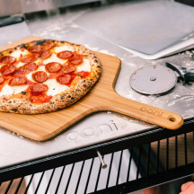 Planche à pizza en bois de bambou Karu 12 et Koda 12 Ooni