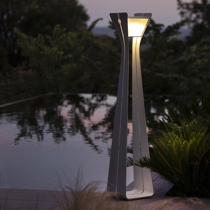 Lampe solaire OSMOZ 175 cm - Gris espace Les Jardins