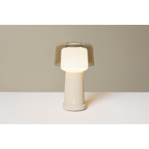 Lampe de table rechargeable et sans fil Revolve - Sandy Clay Fatboy®